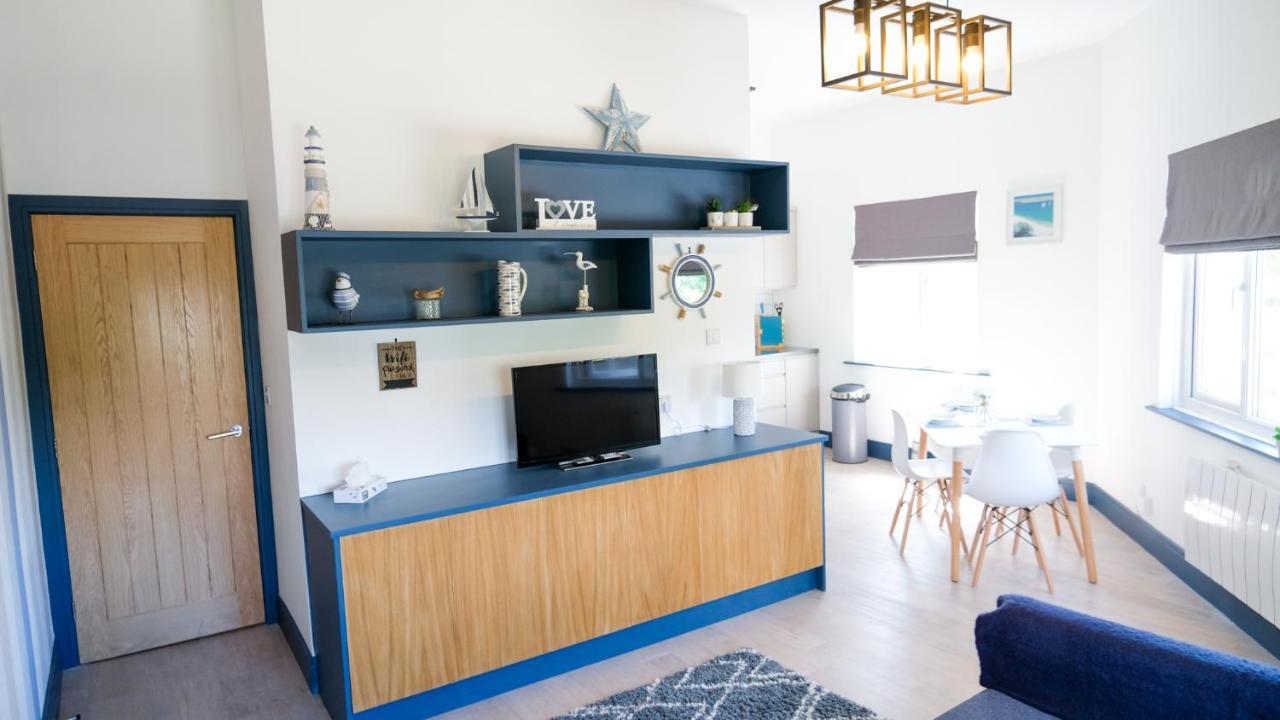 Intimate Entire Flat 9-Min Walk To Boscombe Beach Bournemouth Exterior foto