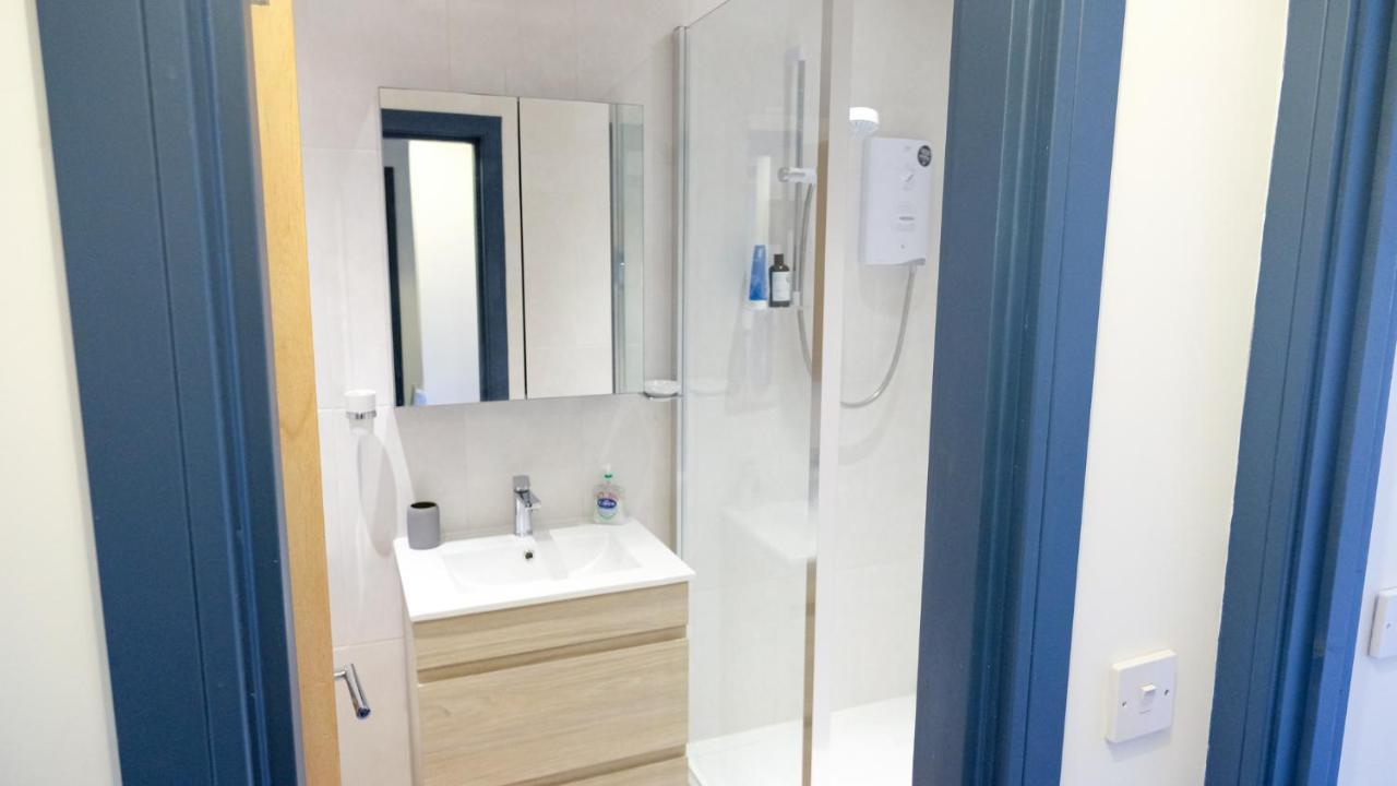 Intimate Entire Flat 9-Min Walk To Boscombe Beach Bournemouth Exterior foto